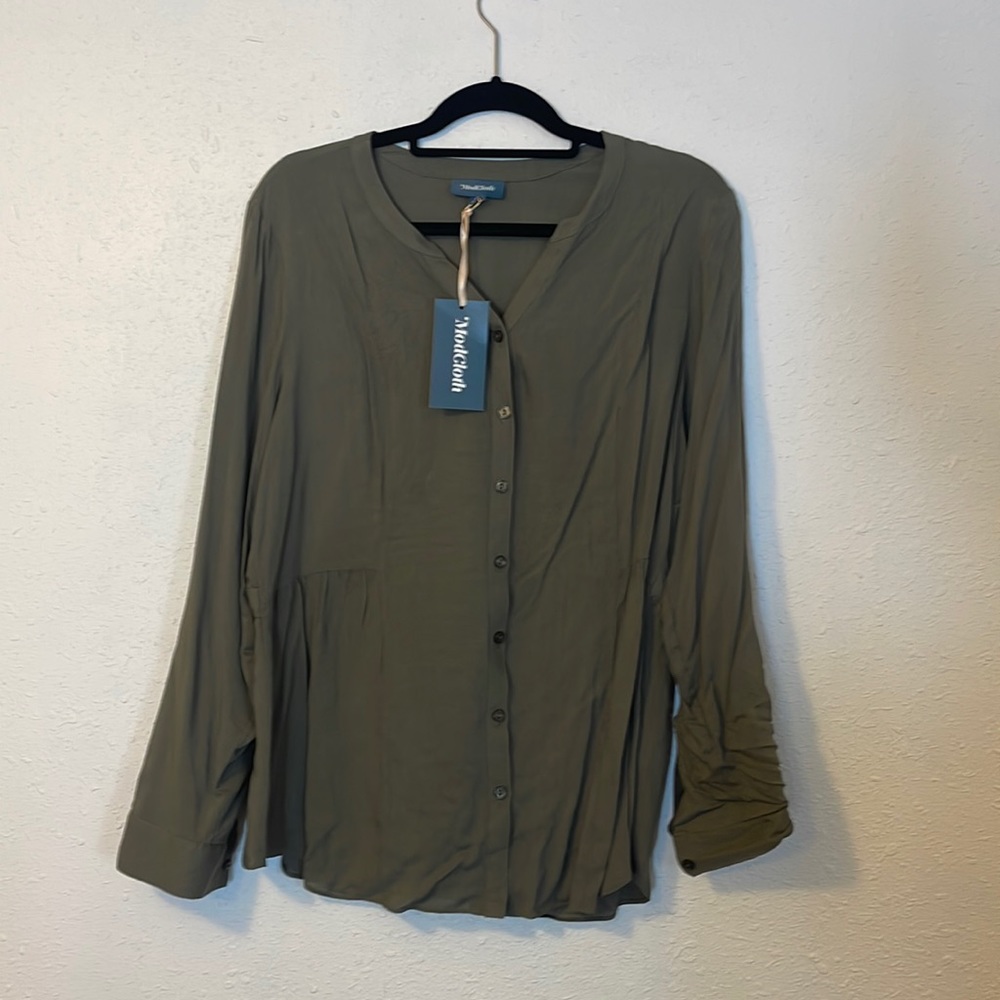 NWT button up Mod Cloth blouse size XL